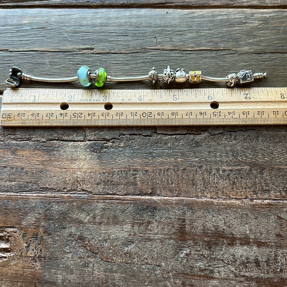 Pandora bracelet 7.5” with 8 beads - Picture 3 of 7